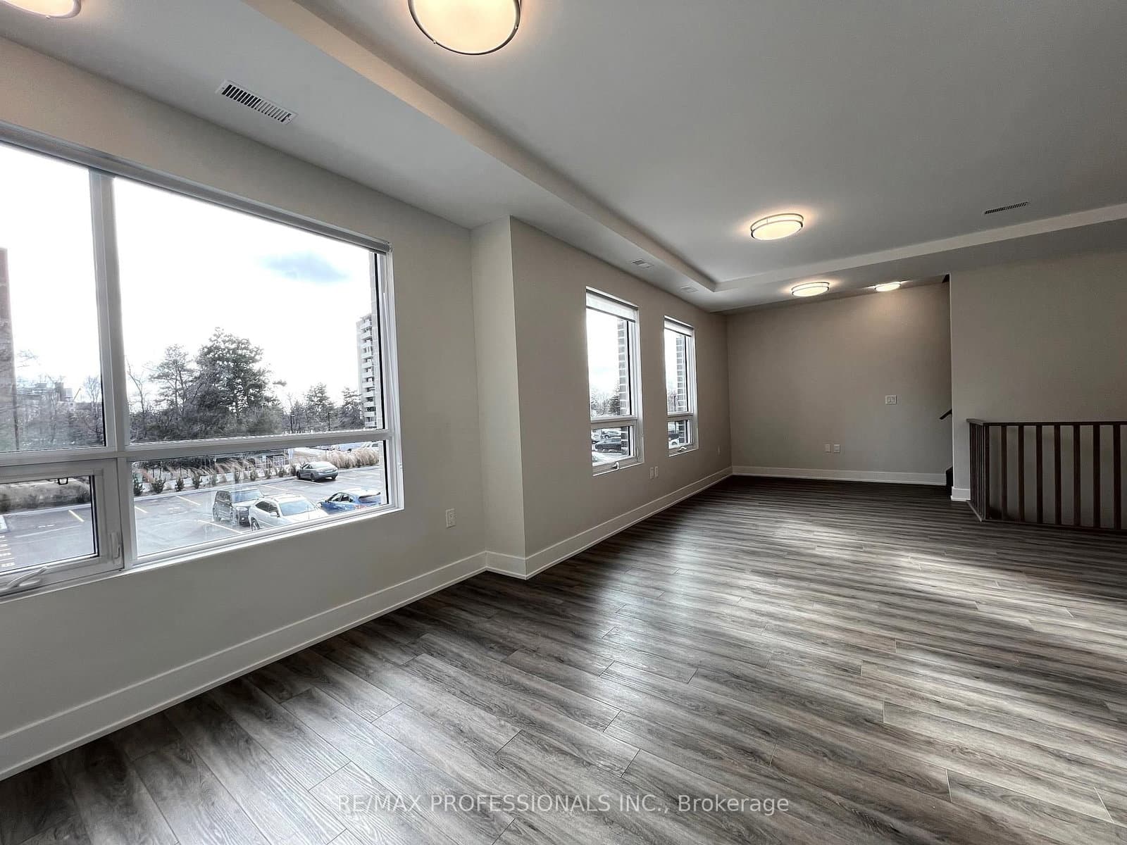 62 Dixfield Drive, Unit 102 thumbnail 16