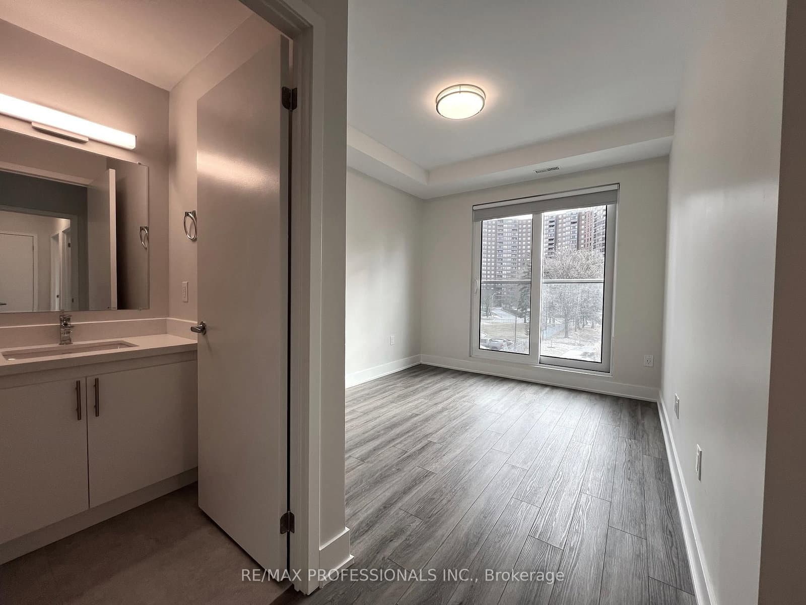 62 Dixfield Drive, Unit 102 thumbnail 23