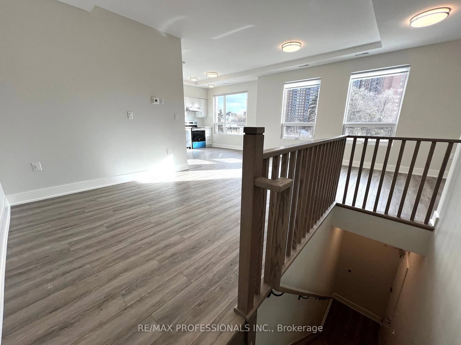 62 Dixfield Drive, Unit 102 thumbnail 3