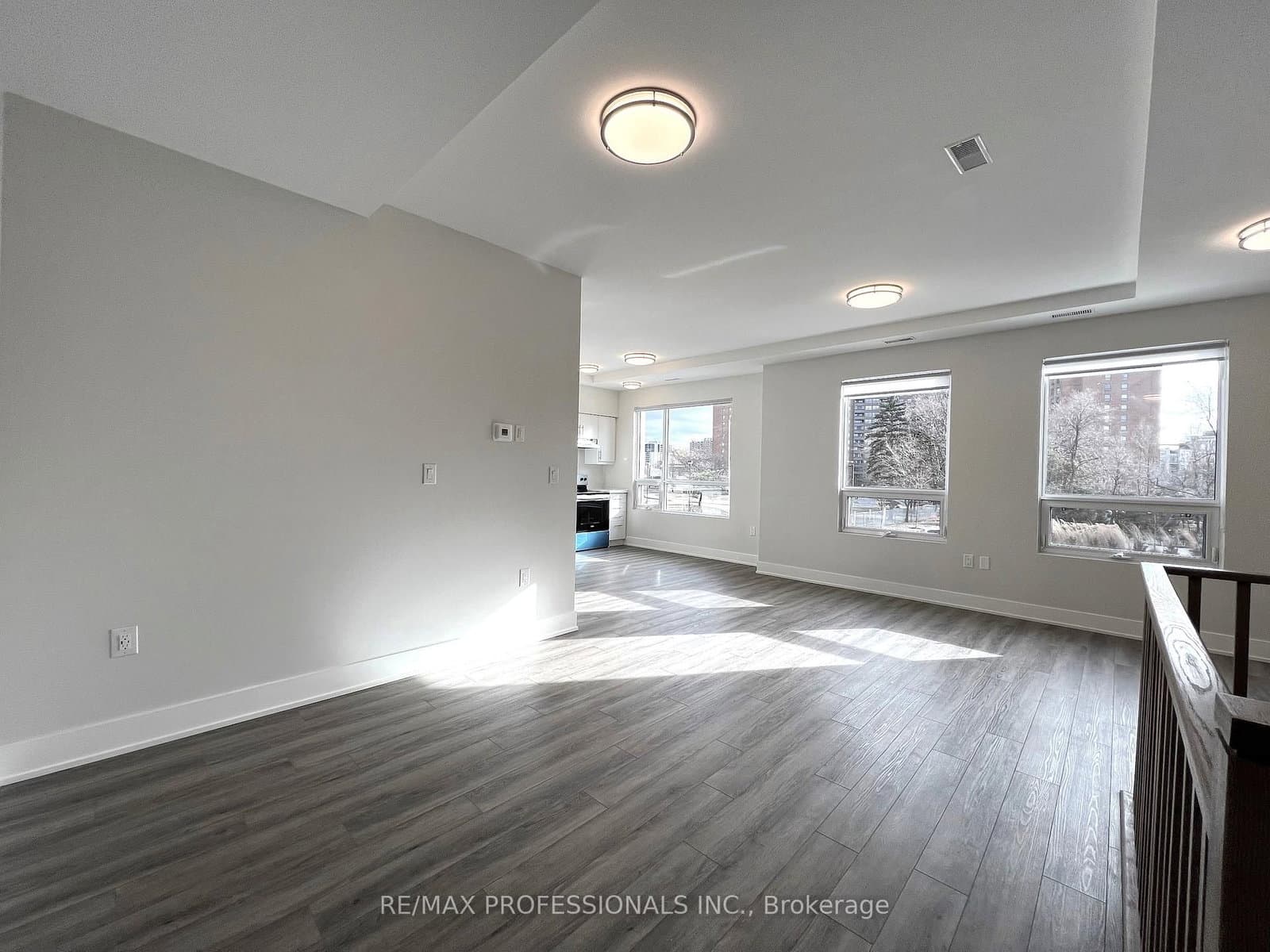 62 Dixfield Drive, Unit 102 thumbnail 4