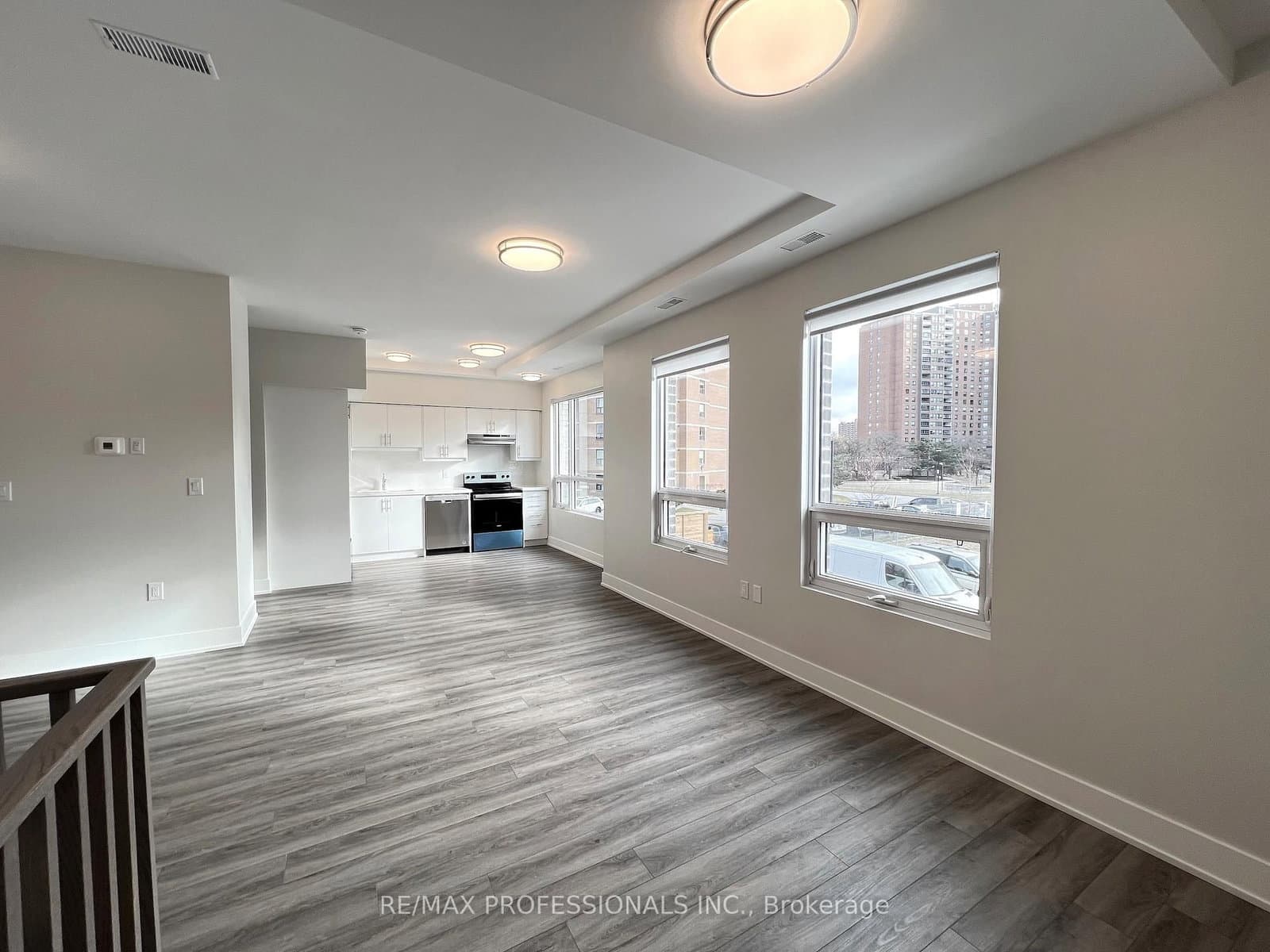 62 Dixfield Drive, Unit 102 thumbnail 8
