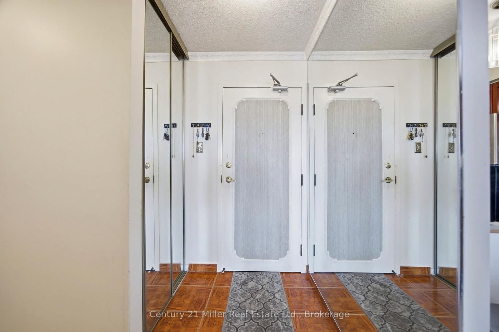3845 Lake Shore Boulevard W, Unit 411 thumbnail 3