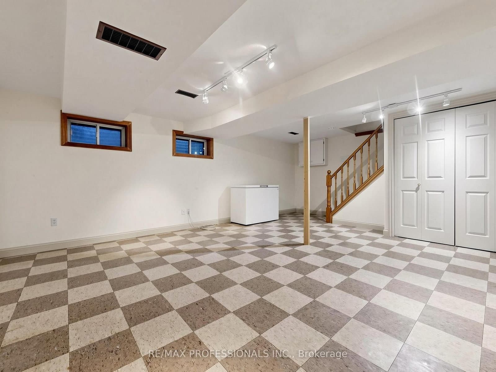 19 Davelayne Road thumbnail 16