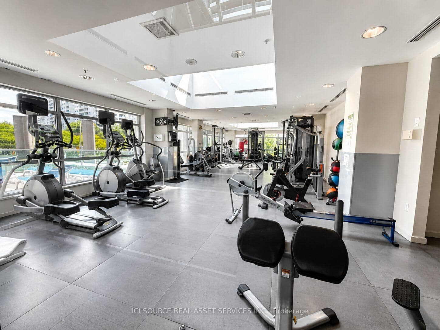 33 Elm Drive W, Unit 607 thumbnail 13