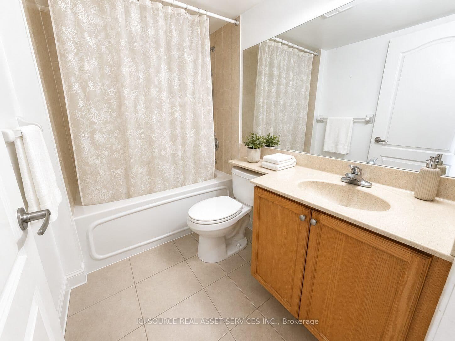 33 Elm Drive W, Unit 607 thumbnail 4