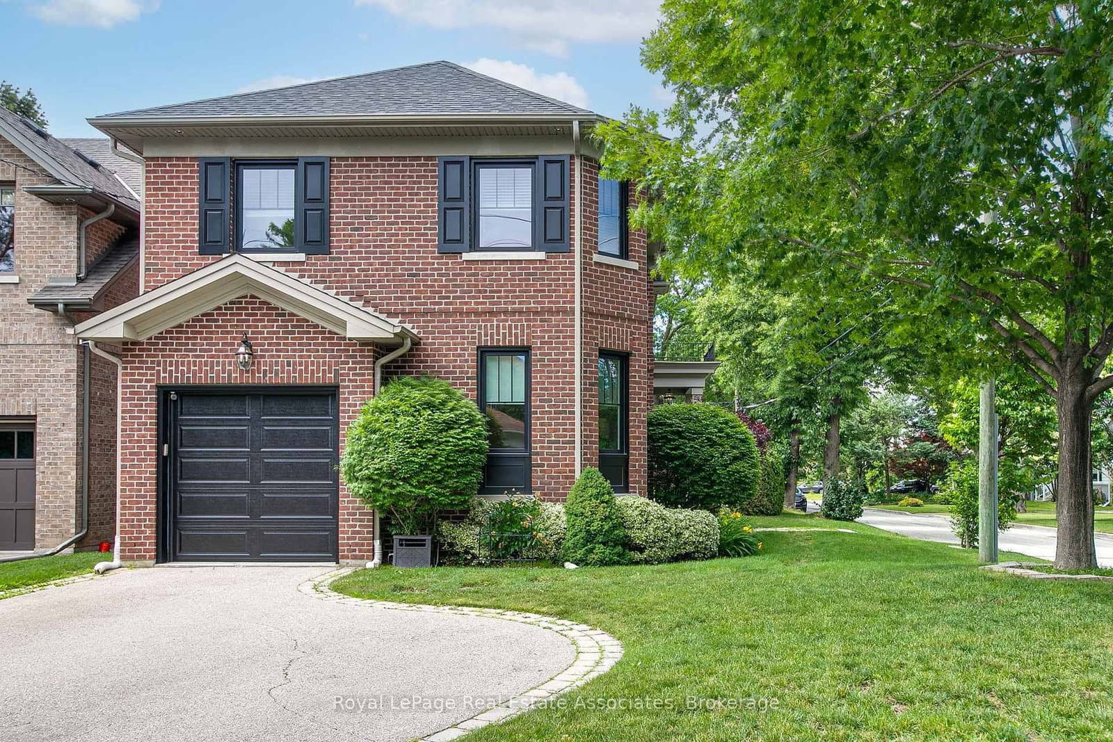 32 Jopling Avenue N thumbnail 3