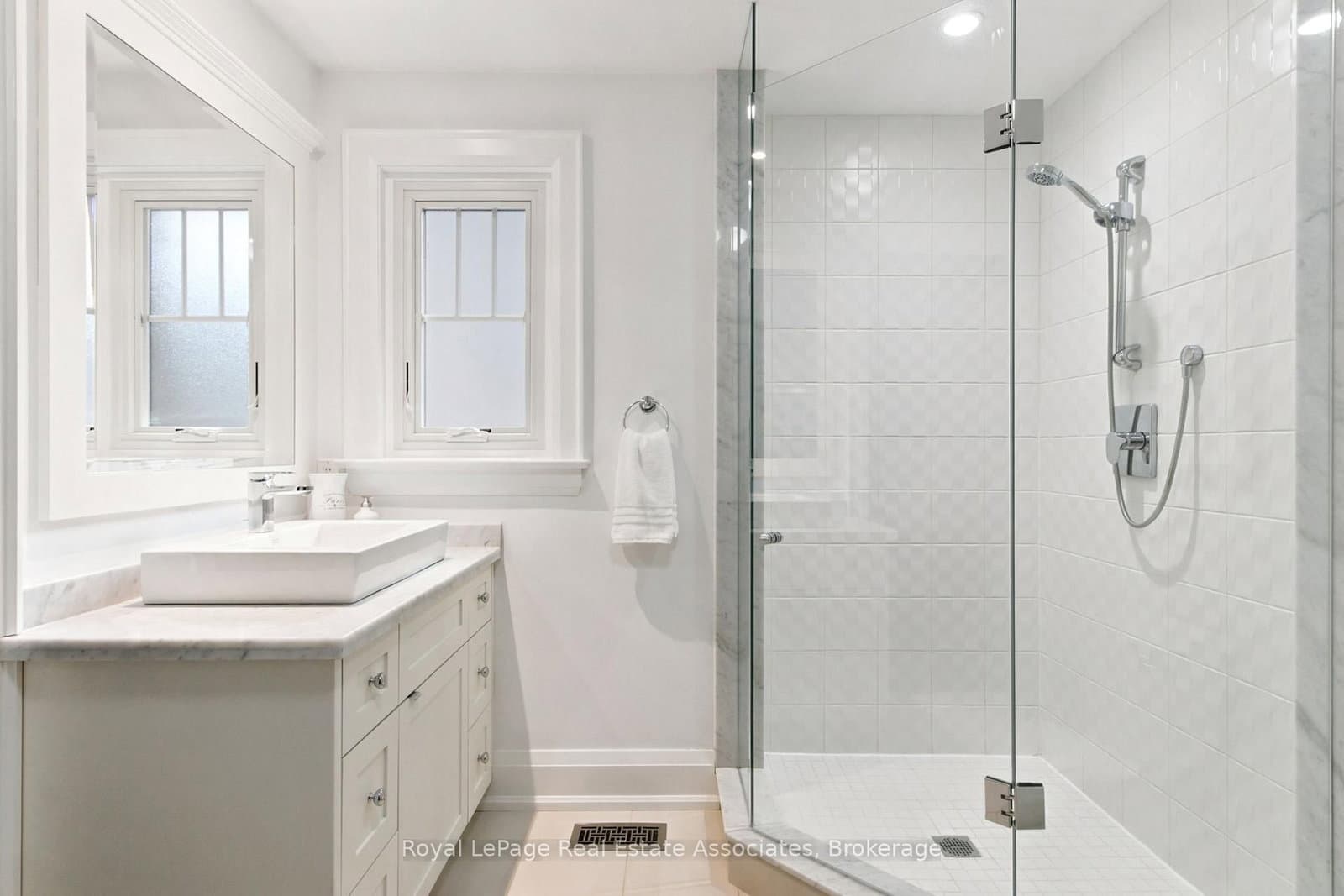 32 Jopling Avenue N thumbnail 31