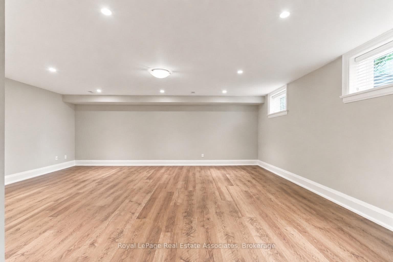 32 Jopling Avenue N thumbnail 40