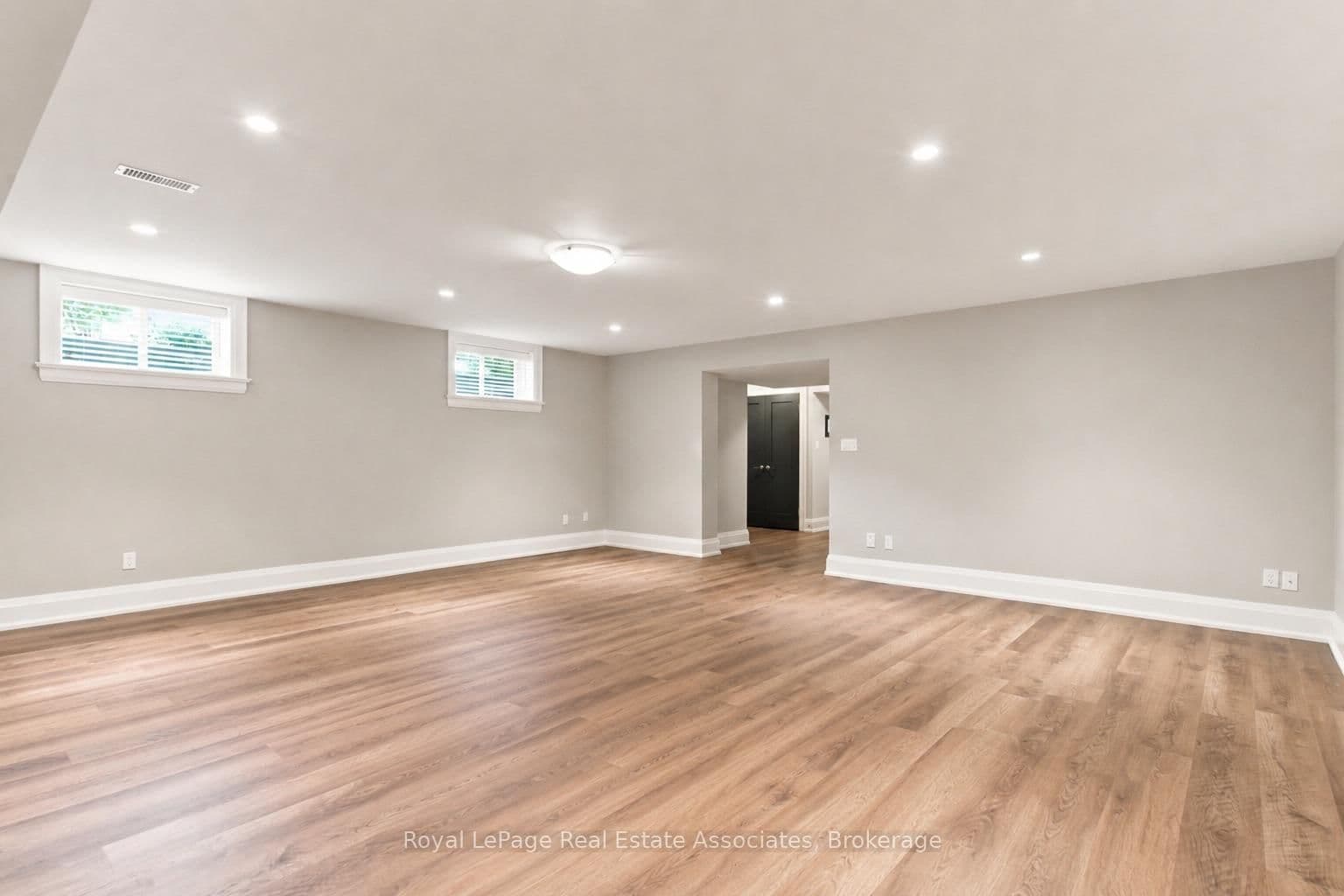 32 Jopling Avenue N thumbnail 43
