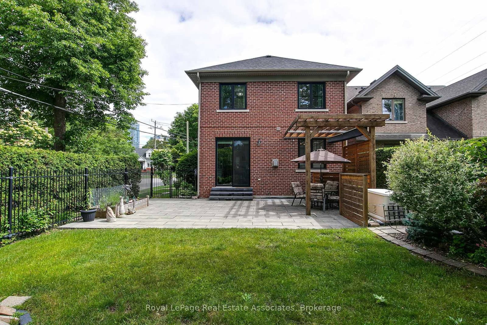 32 Jopling Avenue N thumbnail 47