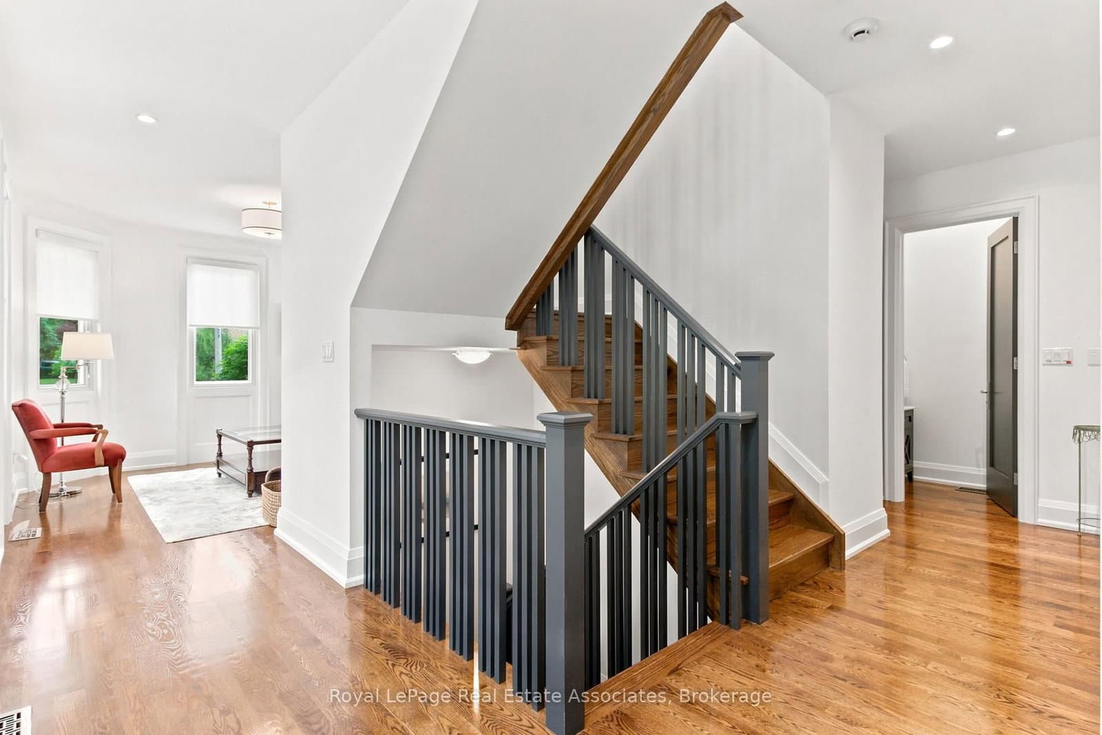 32 Jopling Avenue N thumbnail 5