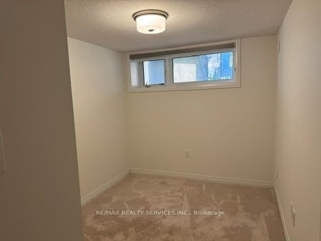 15 Fieldridge Crescent, Unit 1 thumbnail 17