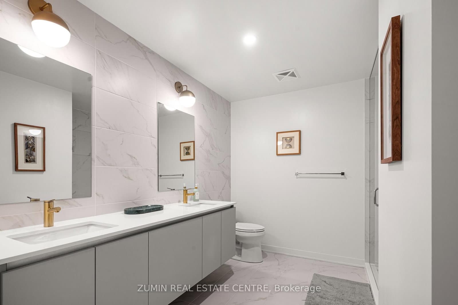 405 Dundas Street W, Unit 526 thumbnail 11