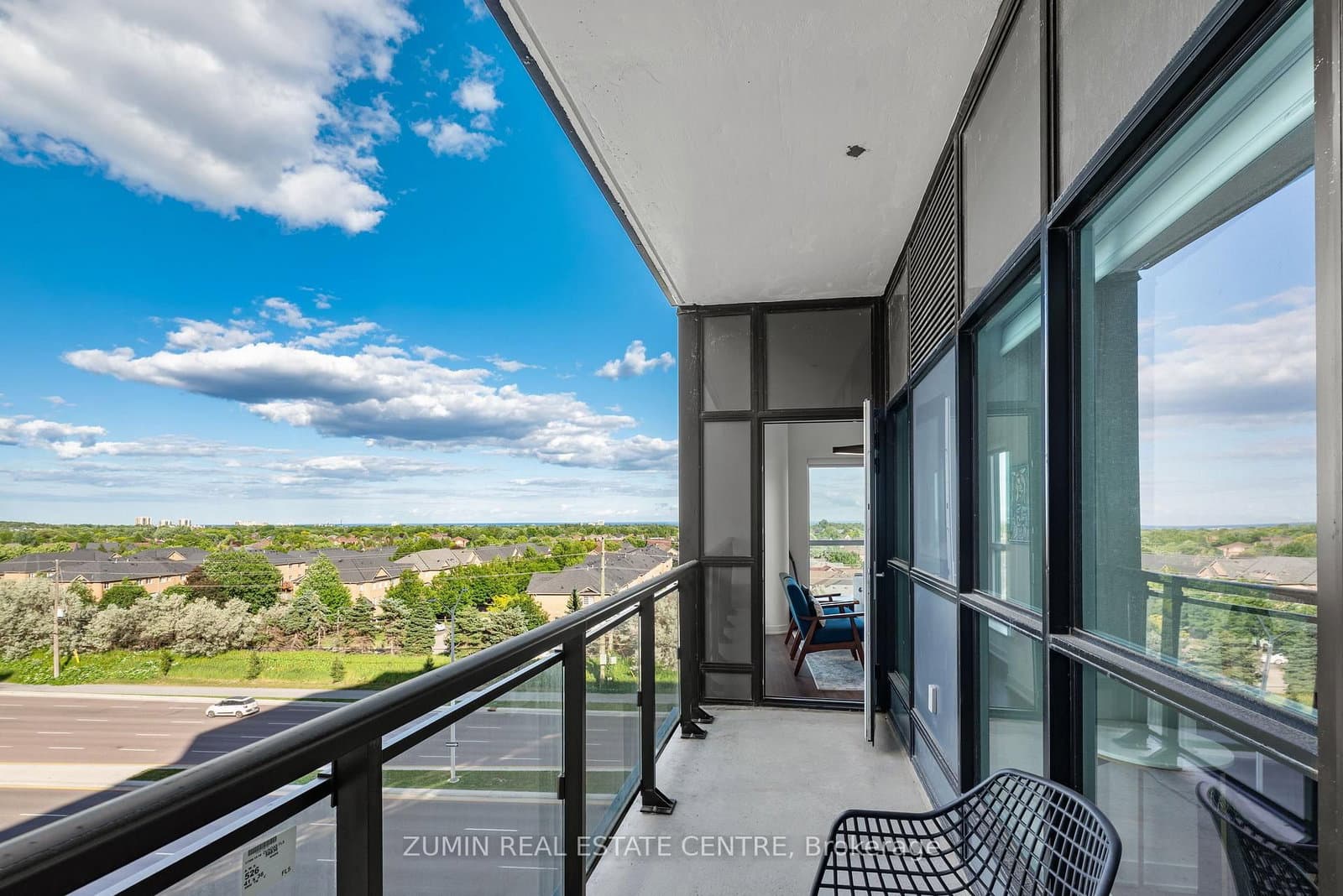 405 Dundas Street W, Unit 526 thumbnail 19