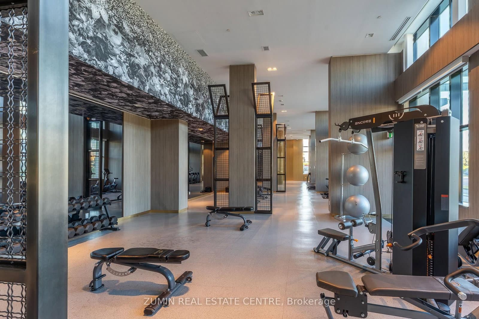 405 Dundas Street W, Unit 526 thumbnail 25