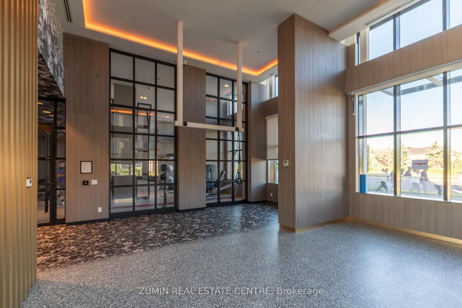 405 Dundas Street W, Unit 526 thumbnail 27