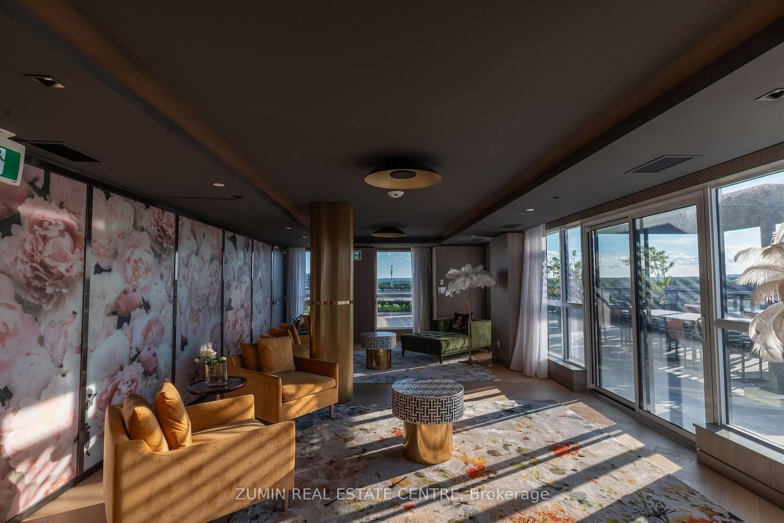 405 Dundas Street W, Unit 526 thumbnail 29