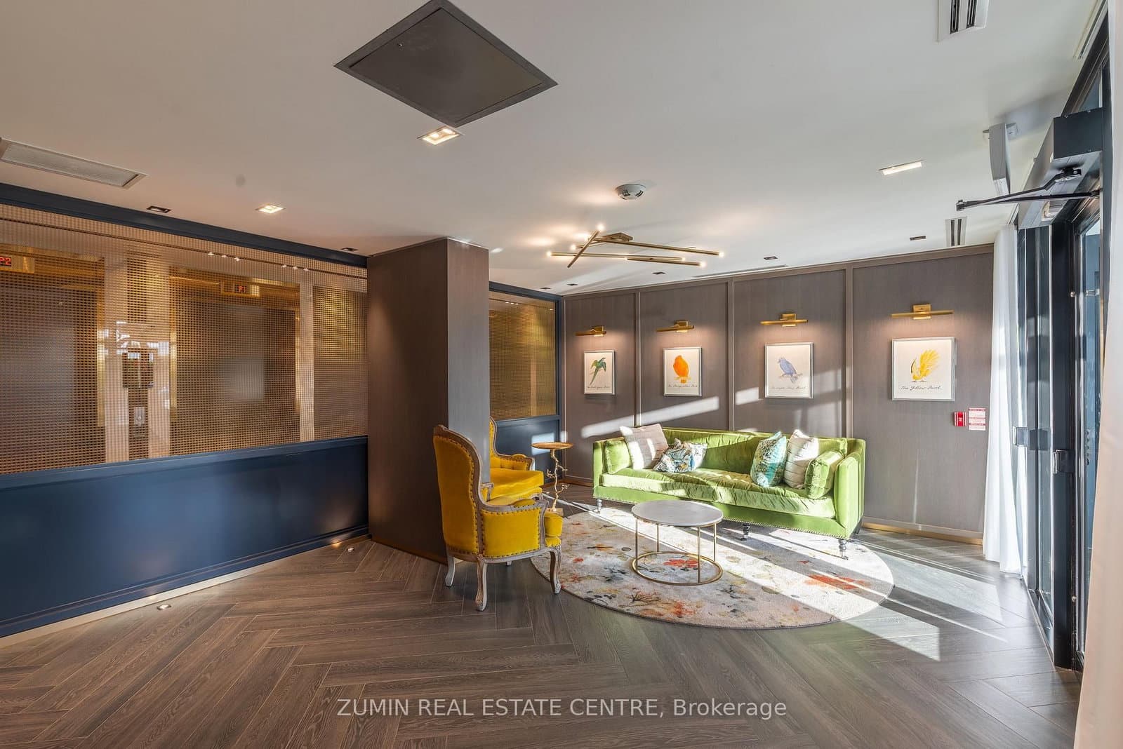 405 Dundas Street W, Unit 526 thumbnail 34