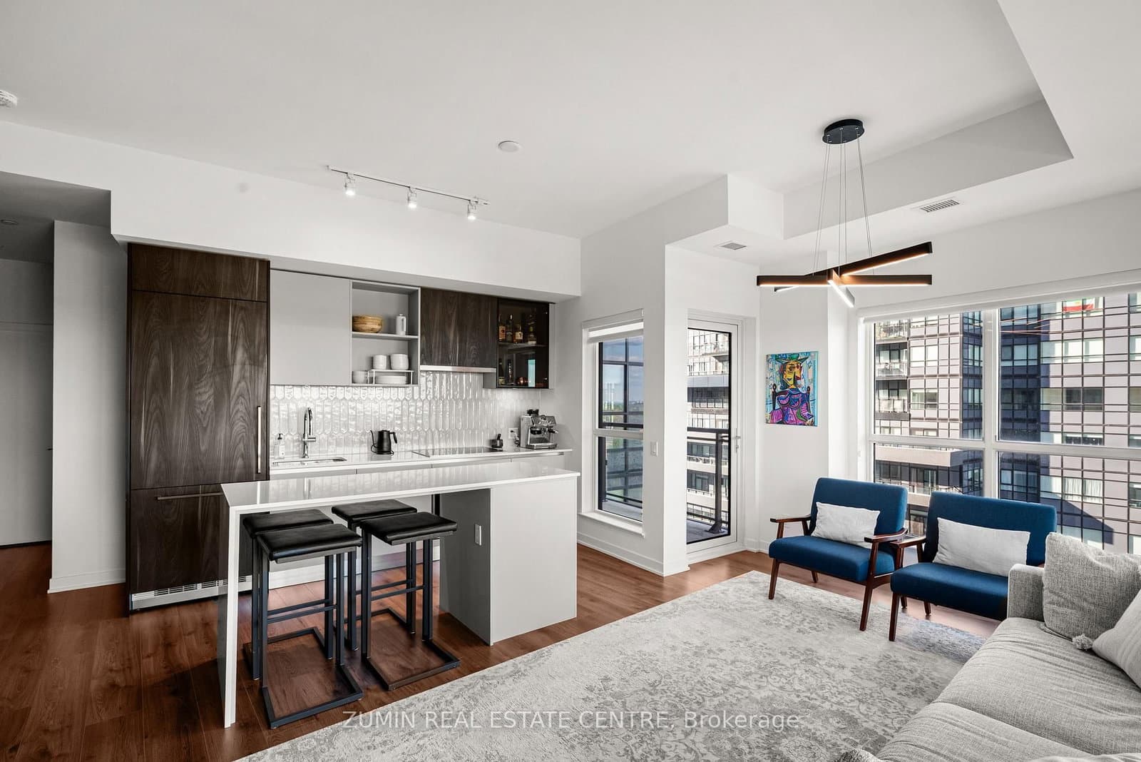 405 Dundas Street W, Unit 526 thumbnail 5