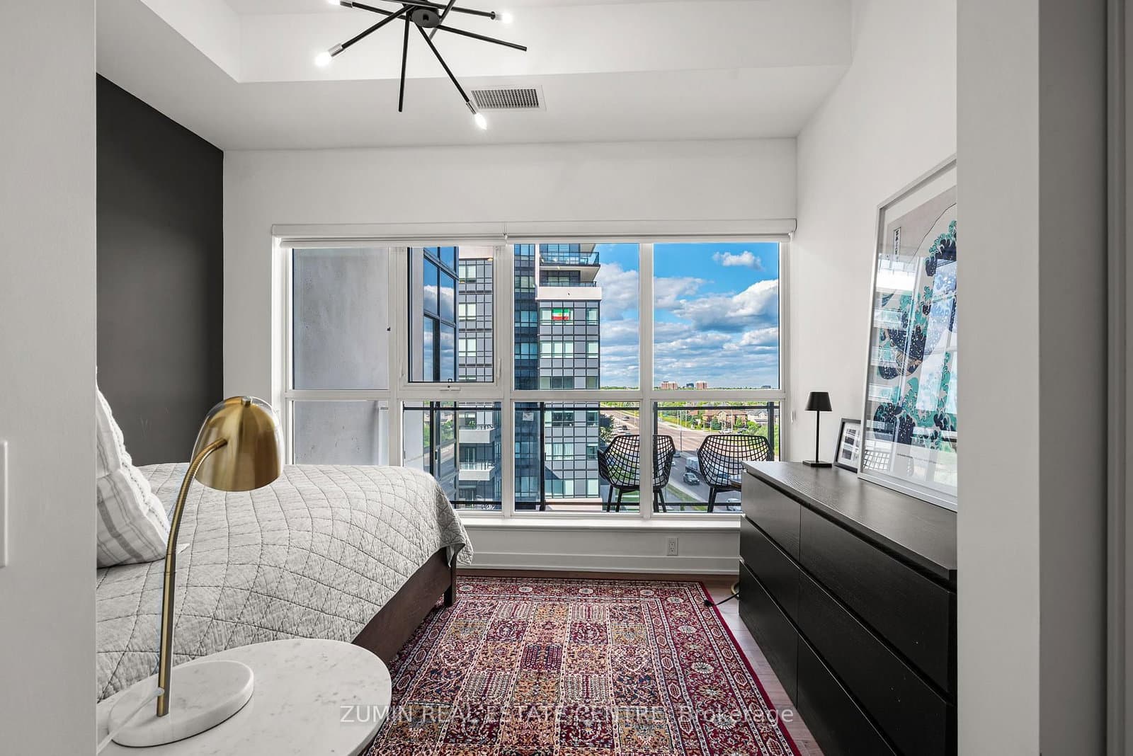 405 Dundas Street W, Unit 526 thumbnail 8