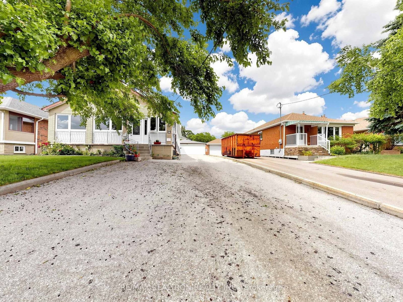 9 Clevedon Street E - Image 1