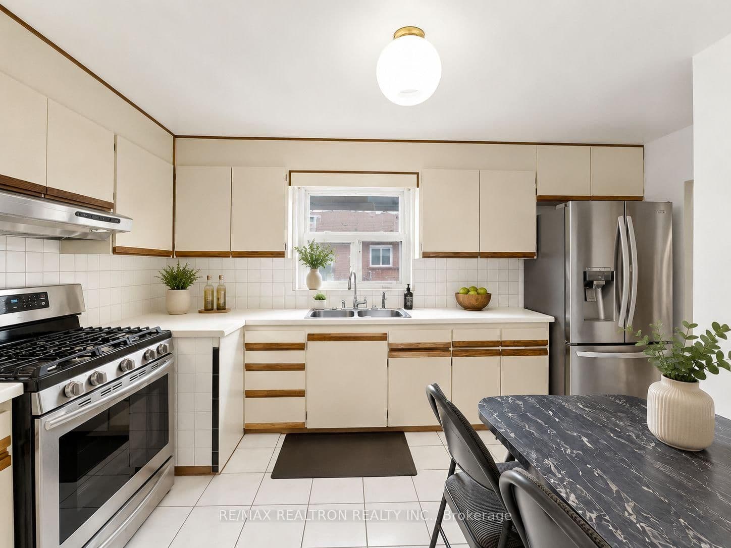 9 Clevedon Street E thumbnail 14