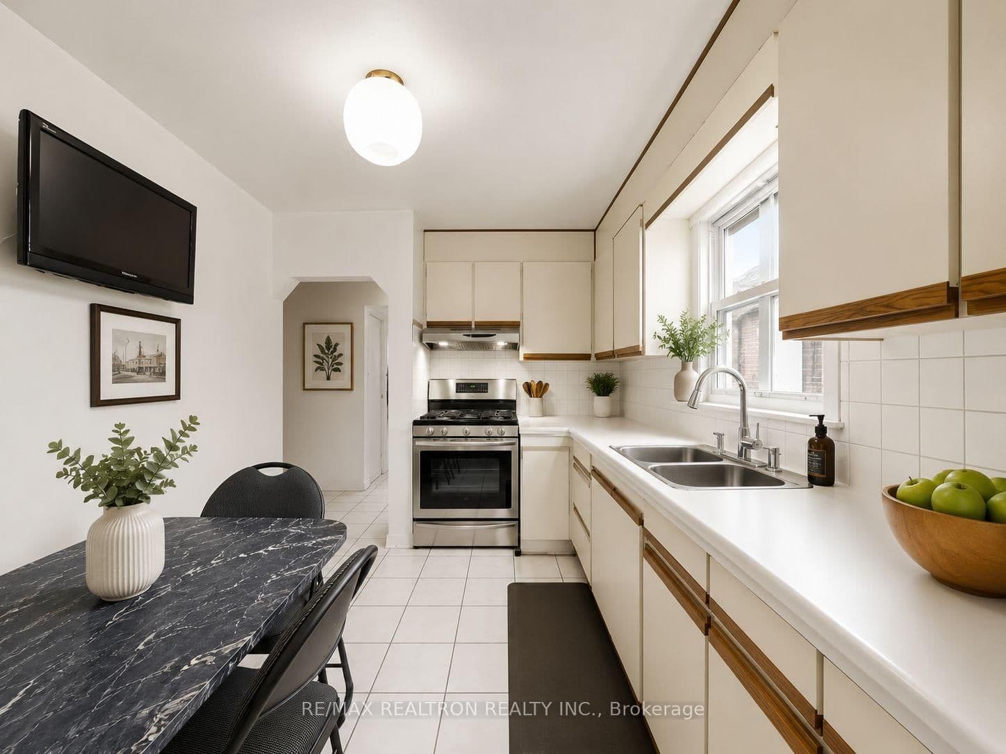 9 Clevedon Street E thumbnail 15