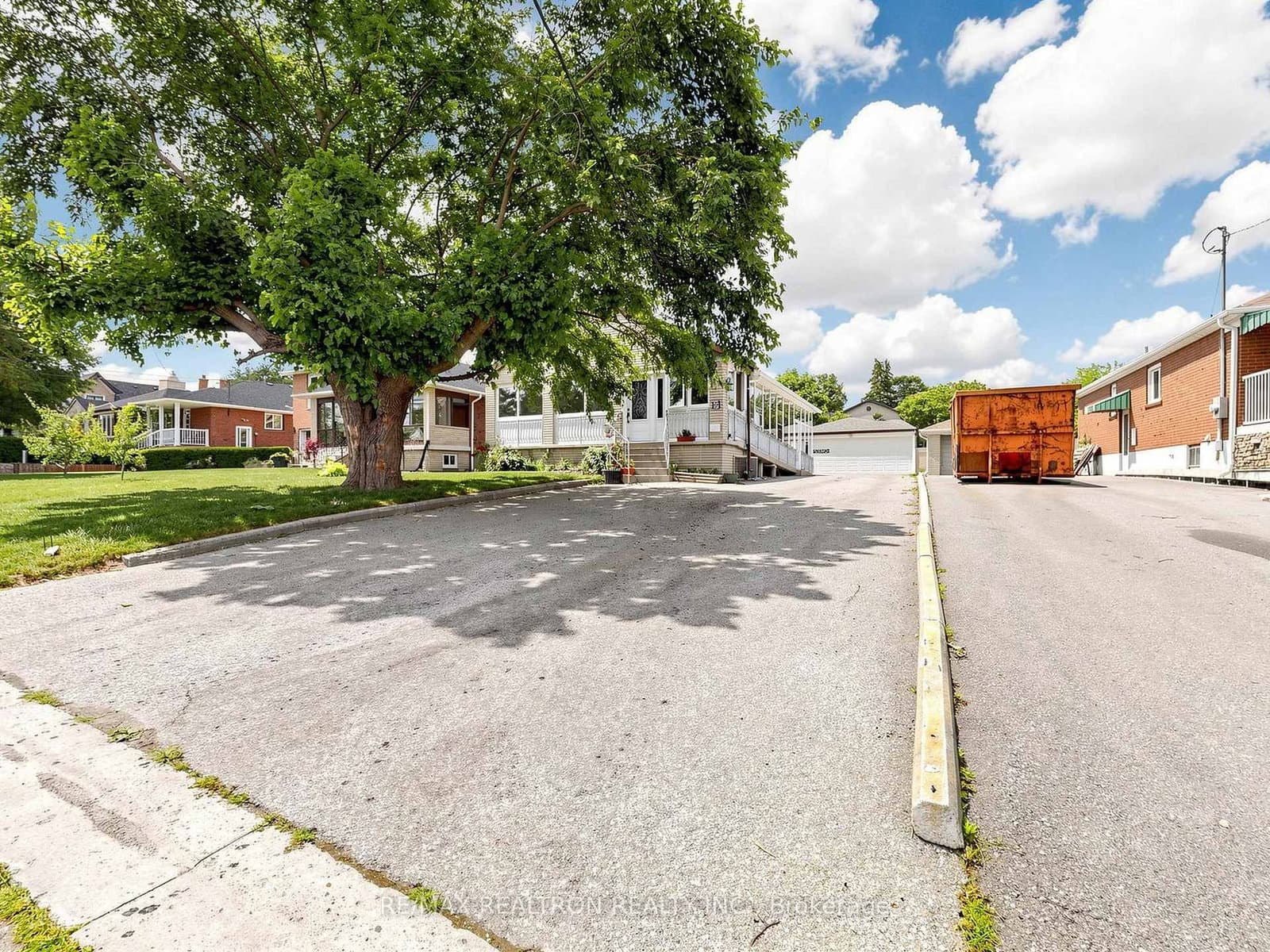 9 Clevedon Street E thumbnail 2