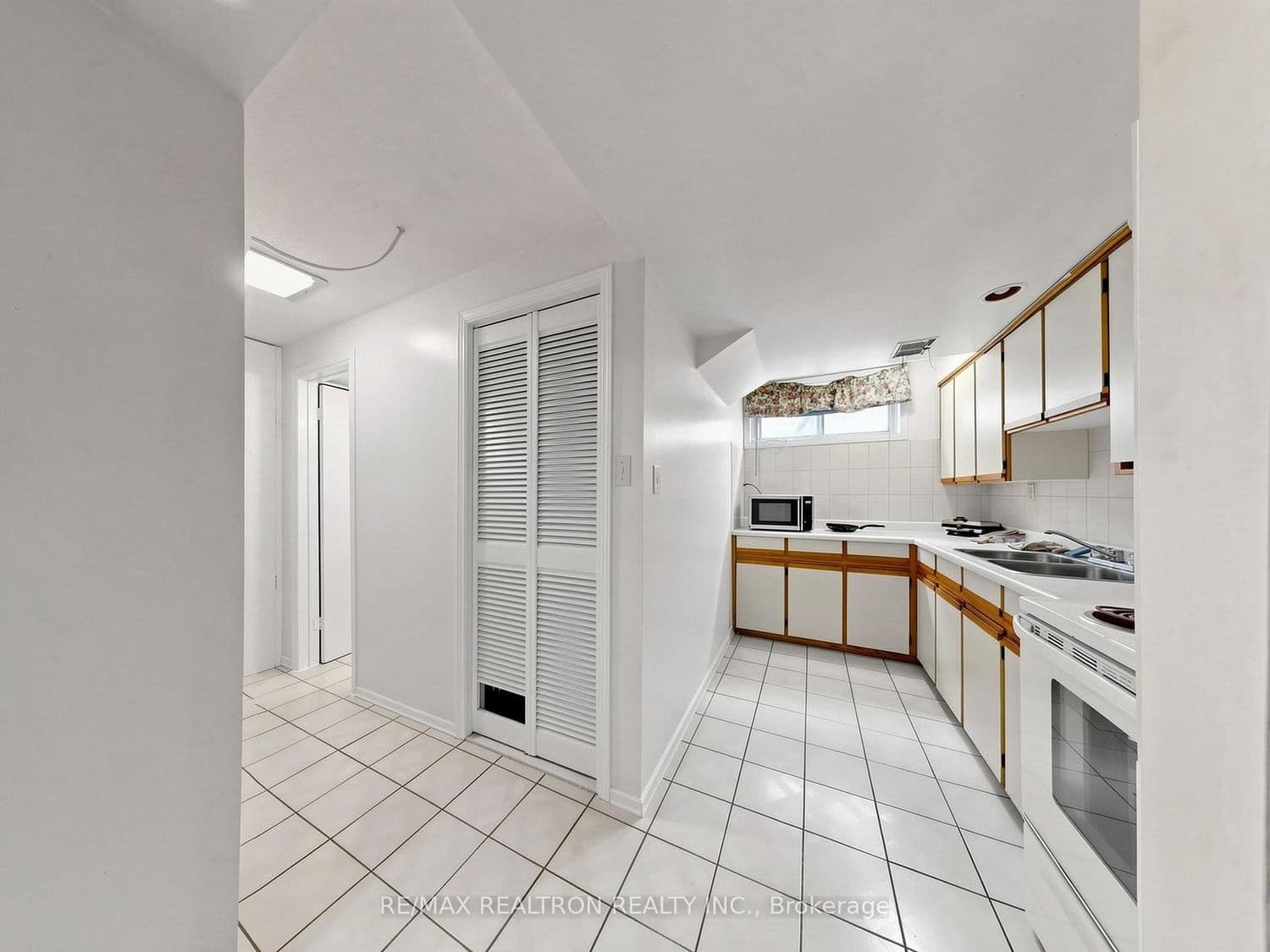 9 Clevedon Street E thumbnail 28