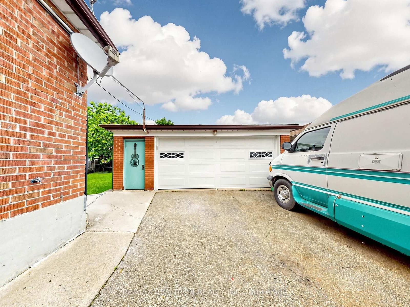 9 Clevedon Street E thumbnail 4