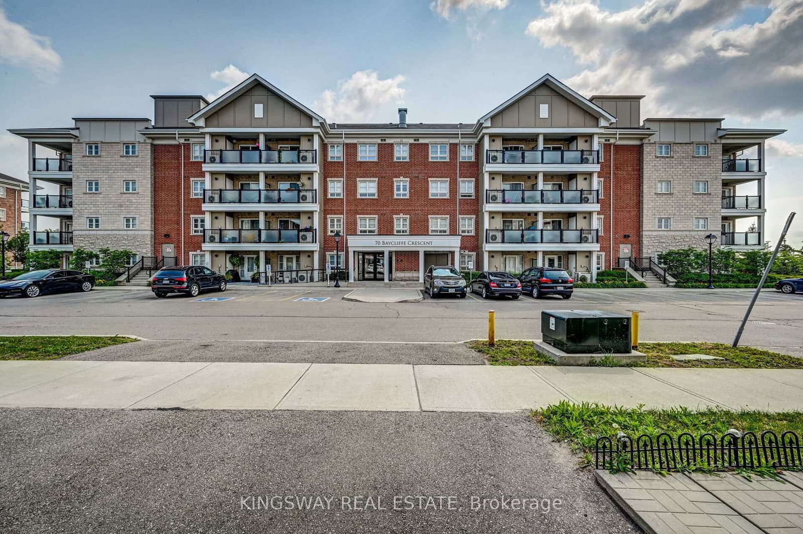 70 BAYCLCIFFE Crescent, Unit 303 - Image 1