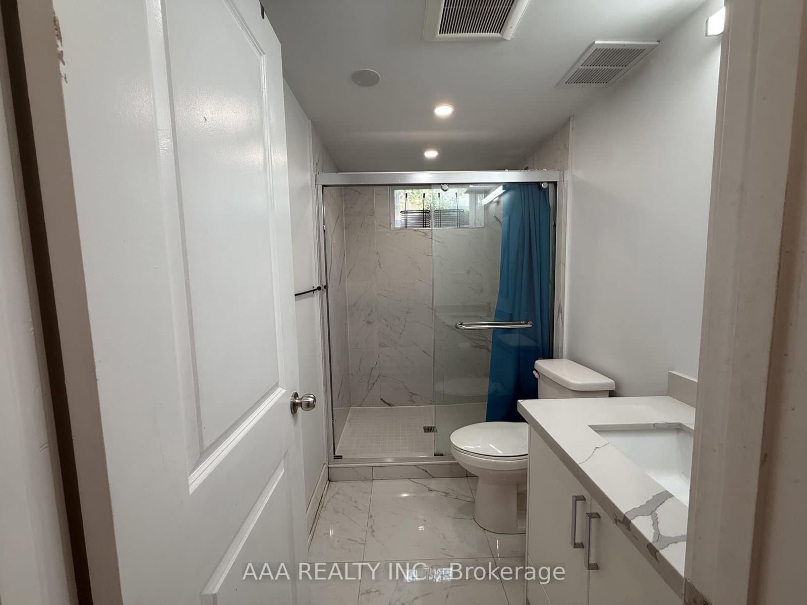 27 Kingsview Boulevard, Unit 1 (Lower Level) thumbnail 11