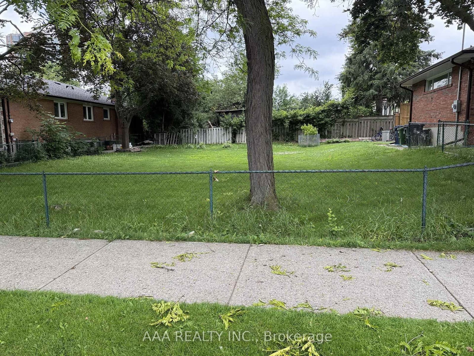 27 Kingsview Boulevard, Unit 1 (Lower Level) thumbnail 19