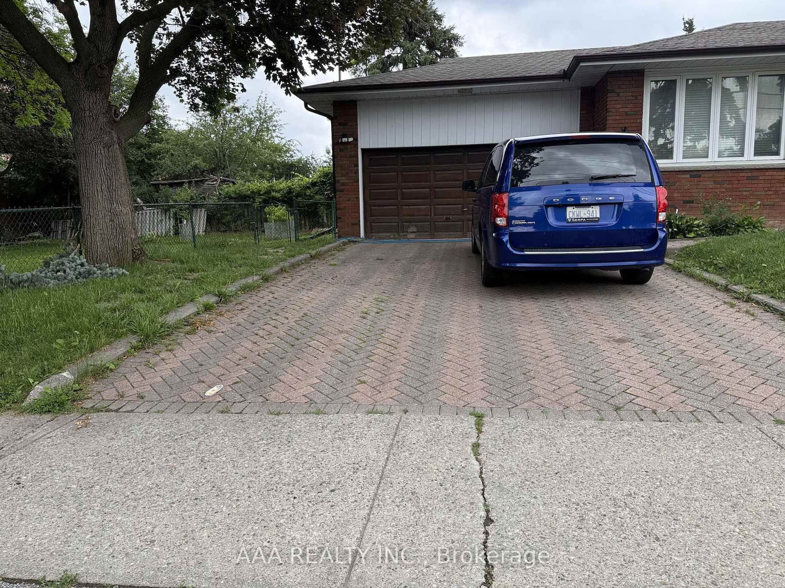 27 Kingsview Boulevard, Unit 1 (Lower Level) thumbnail 4