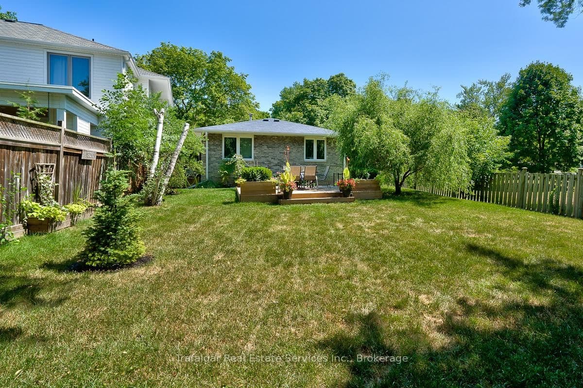 461 Maple Avenue thumbnail 9