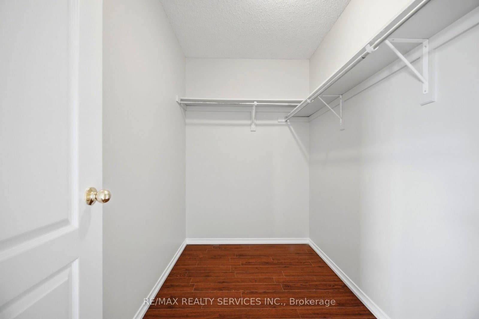 249 Sunny Meadow Boulevard thumbnail 30