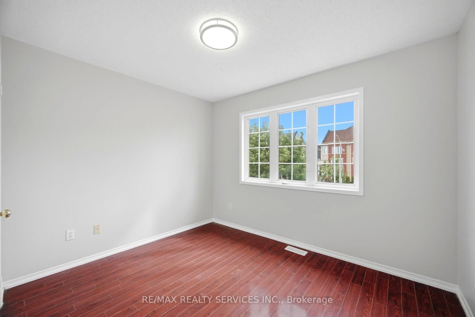 249 Sunny Meadow Boulevard thumbnail 31