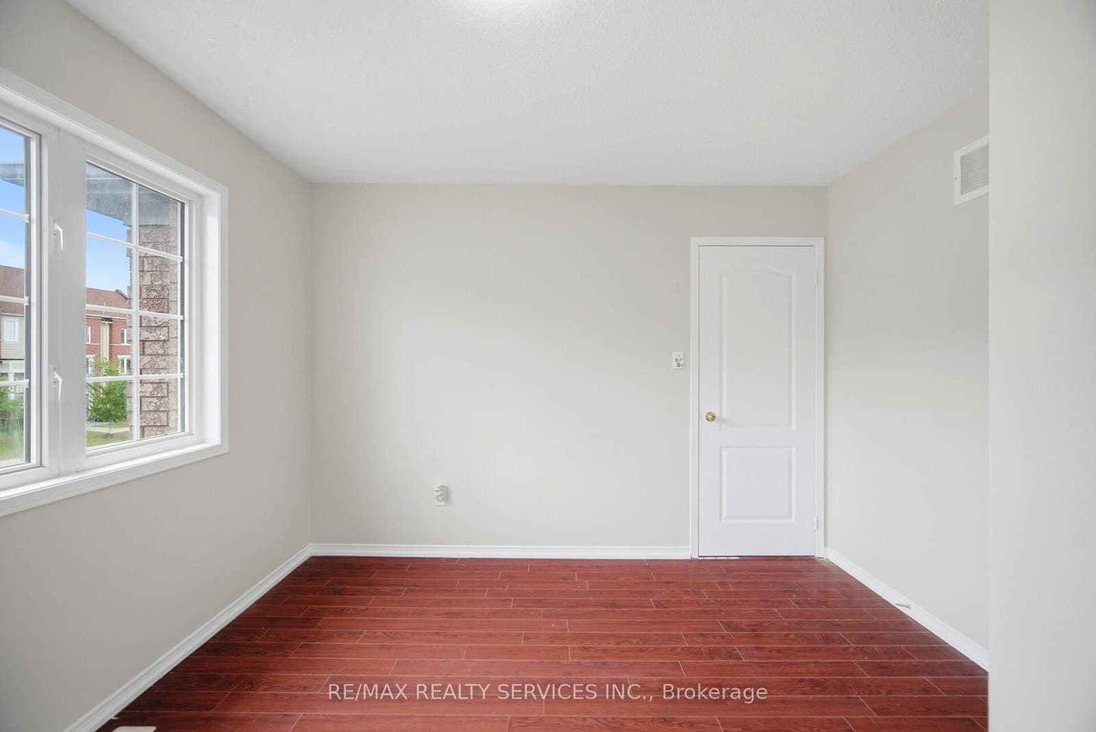 249 Sunny Meadow Boulevard thumbnail 32
