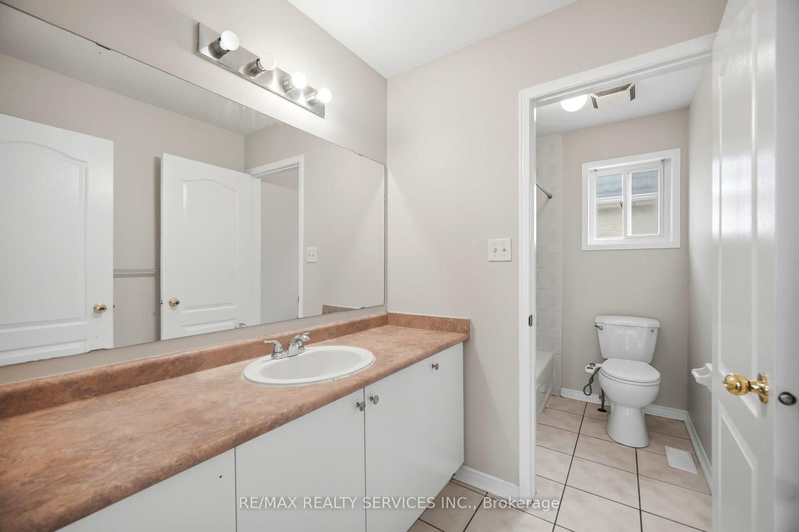 249 Sunny Meadow Boulevard thumbnail 33