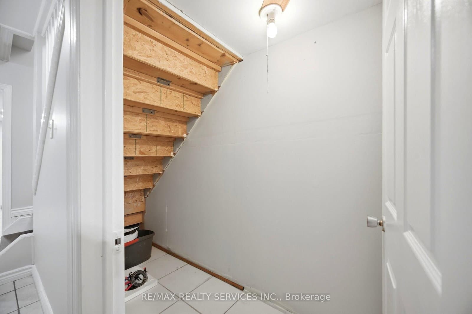 249 Sunny Meadow Boulevard thumbnail 35