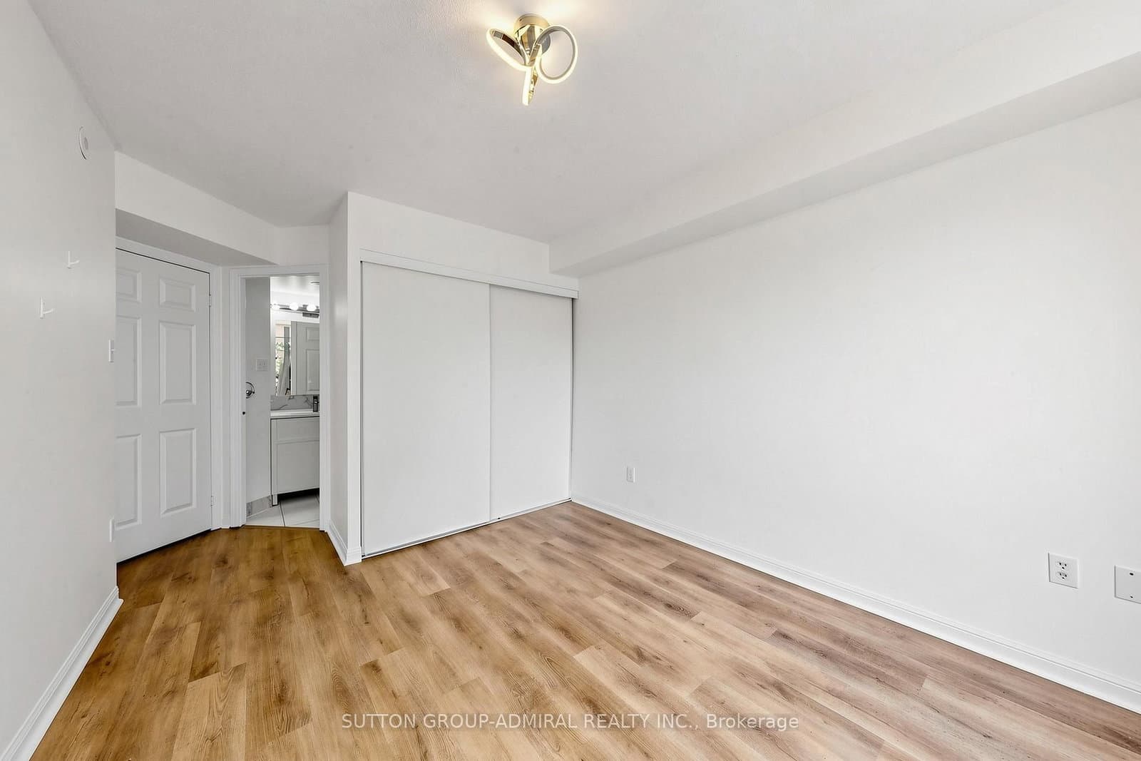 115 George Appleton Way, Unit 2131 thumbnail 10