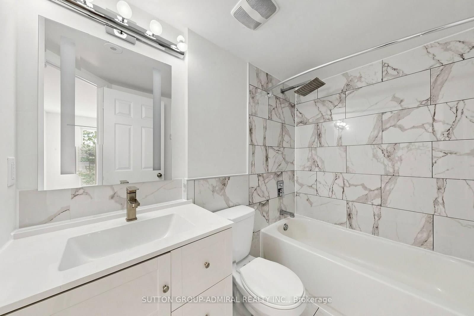 115 George Appleton Way, Unit 2131 thumbnail 11
