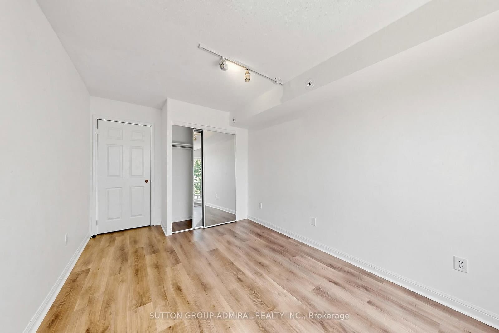 115 George Appleton Way, Unit 2131 thumbnail 13