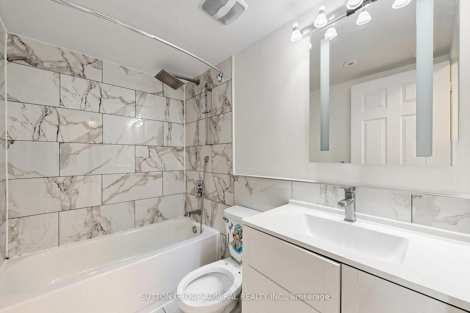 115 George Appleton Way, Unit 2131 thumbnail 18