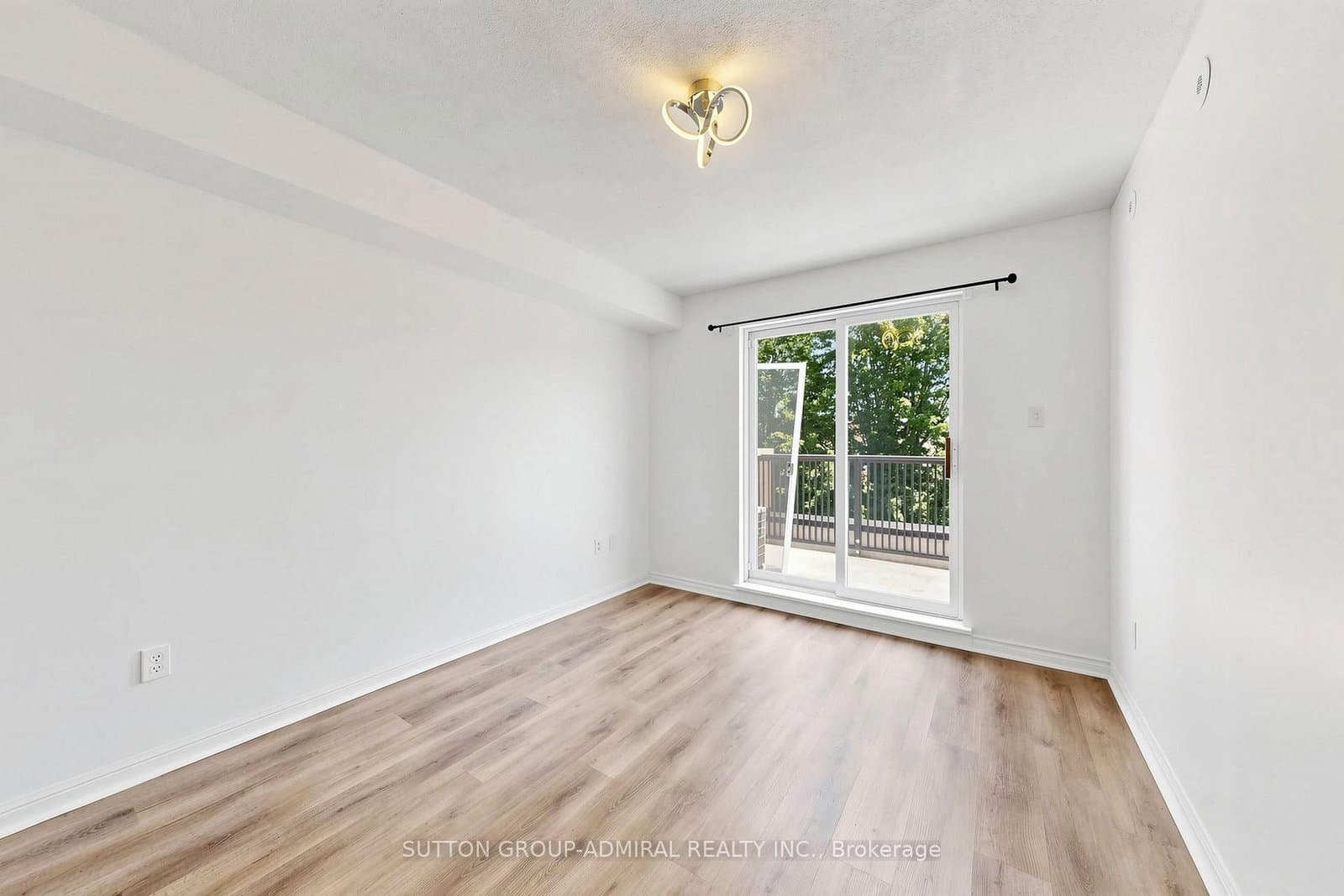 115 George Appleton Way, Unit 2131 thumbnail 9
