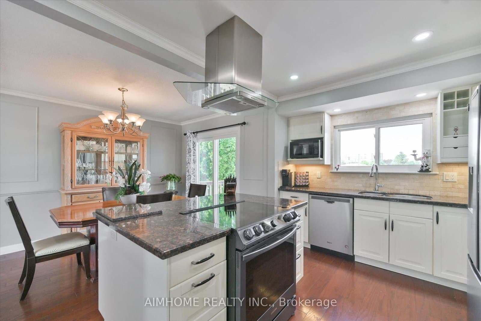 232 McMurchy Avenue thumbnail 16