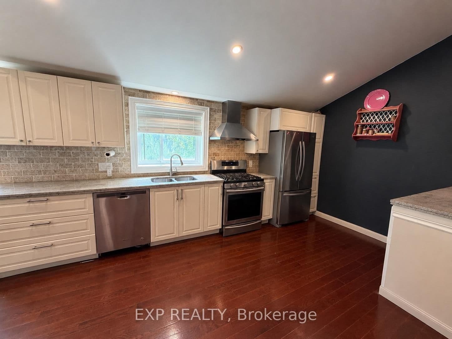 22 First Street, Unit Main - Image 1