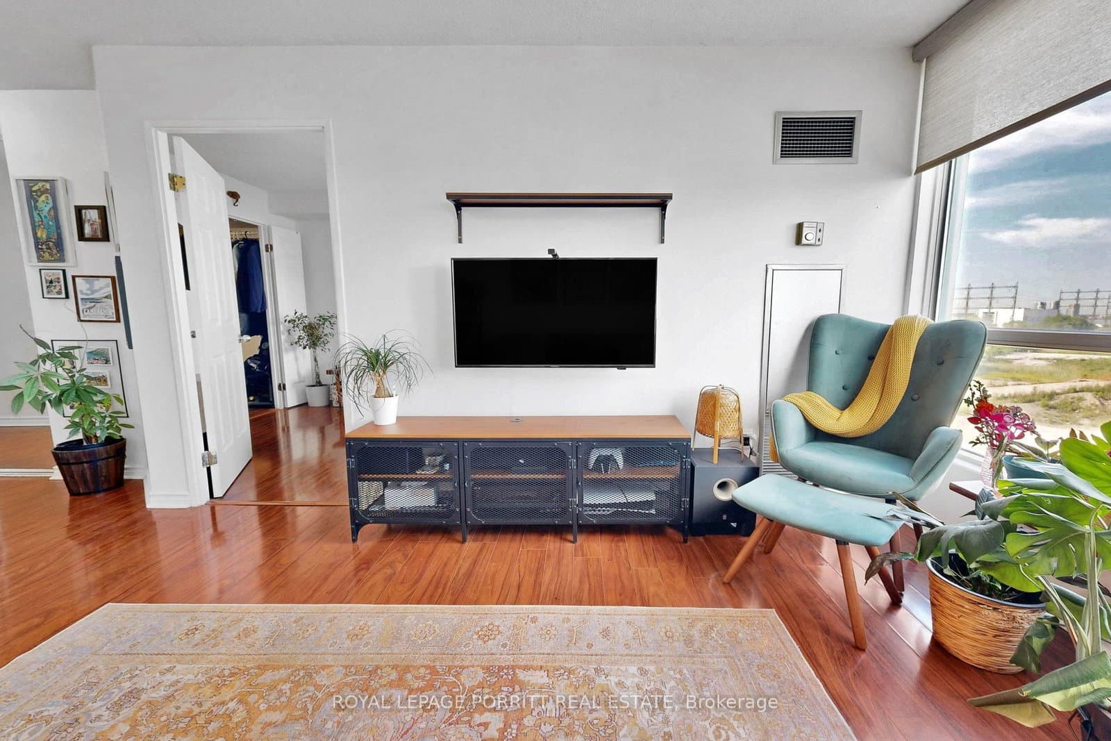101 Subway Crescent, Unit 414 thumbnail 11
