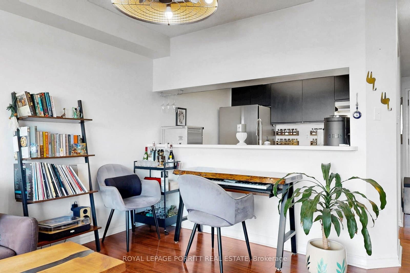 101 Subway Crescent, Unit 414 thumbnail 15