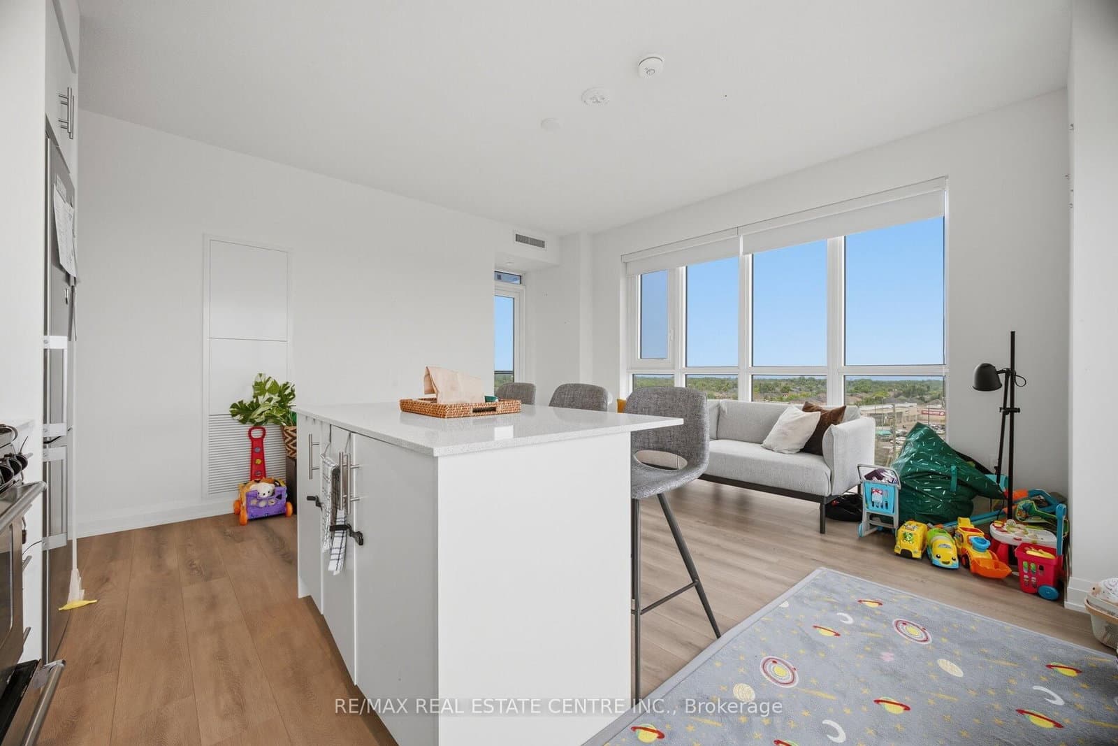 509 Dundas Street W, Unit 618 thumbnail 16